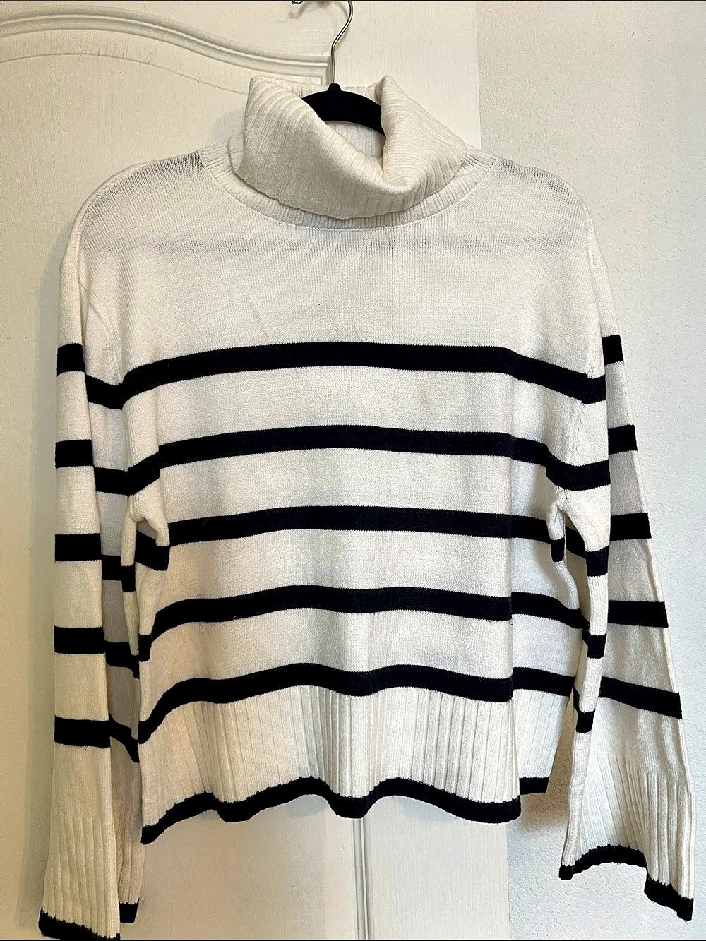 Laundry by Shelli Segal Striped Turtleneck Sweater White & Black Small